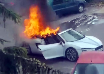 Une Audi R8 prend feu lors d’un mariage à Lyon