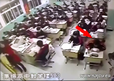 Un étudiant chinois se défenestre pendant le cours