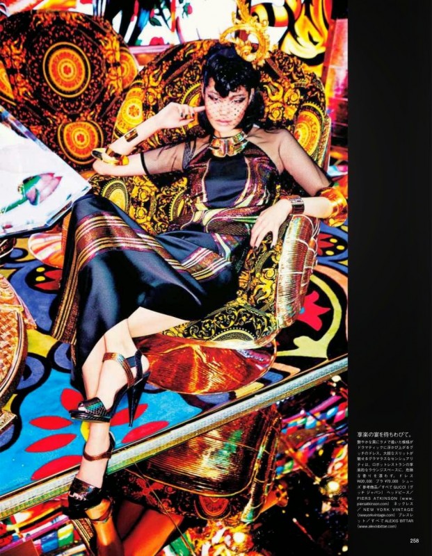 Chiharu Okunugu Sajou pose pour Vogue