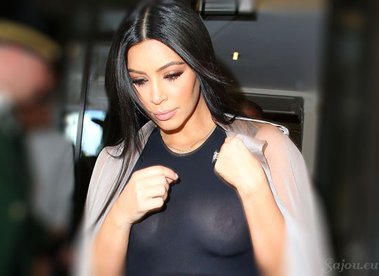 Kim Kardashian et sa robe noire transparente à Londres