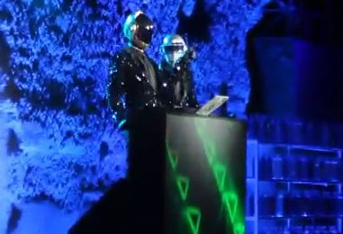Jamel et Michael Youn parodient les Daft Punk