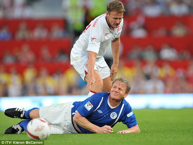 Gordon Ramsay se blesse lors d’un match de football