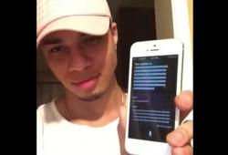 Il fait un duo en beatbox avec l’application Siri